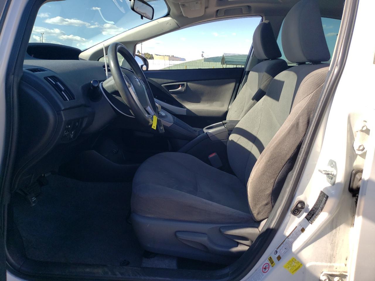 2015 TOYOTA PRIUS - Image 7