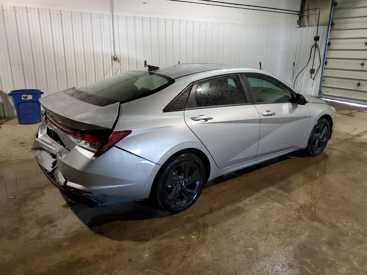 2023 HYUNDAI ELANTRA SE - Image 3