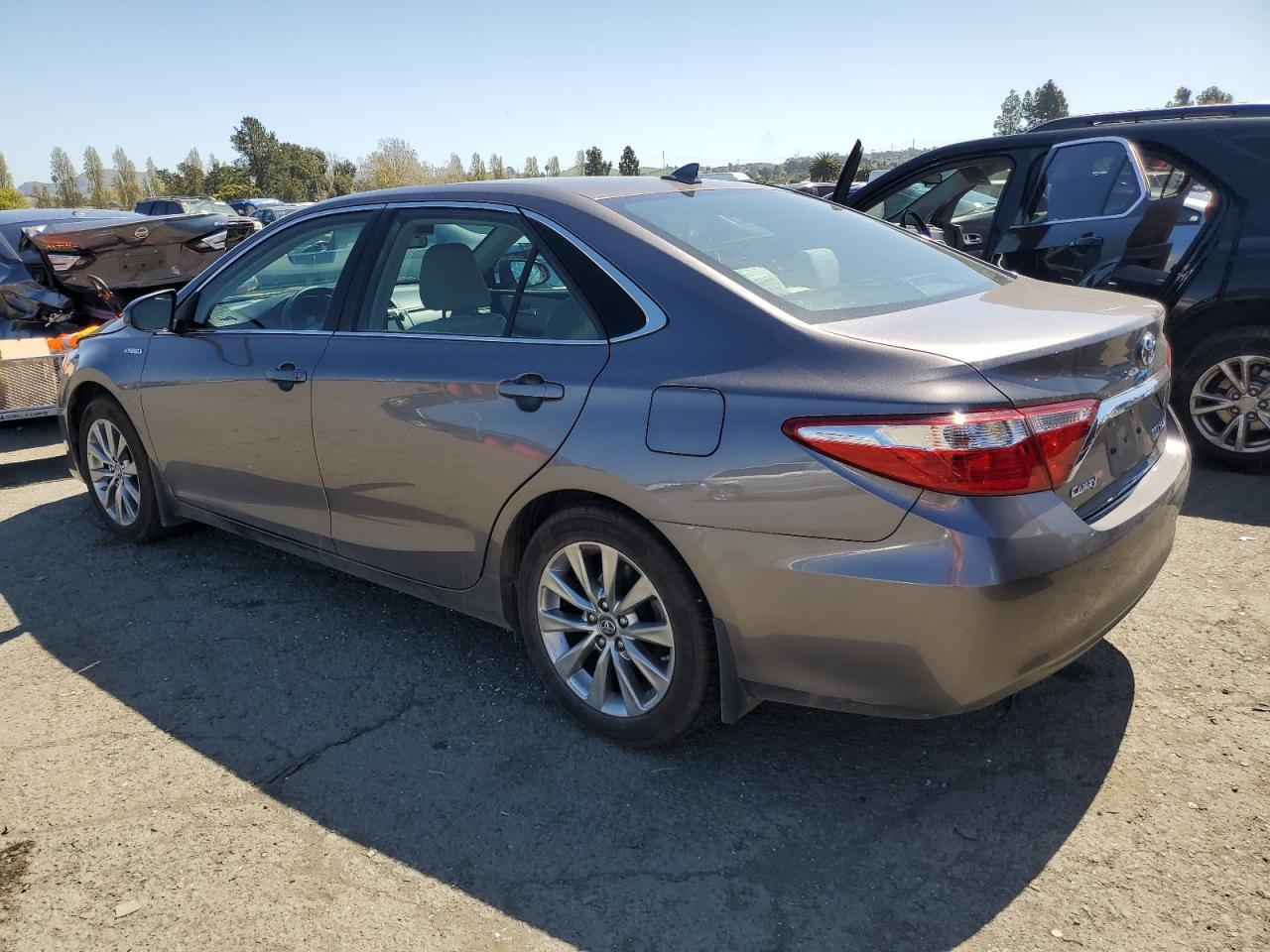 2017 TOYOTA CAMRY HYBR - Image 2