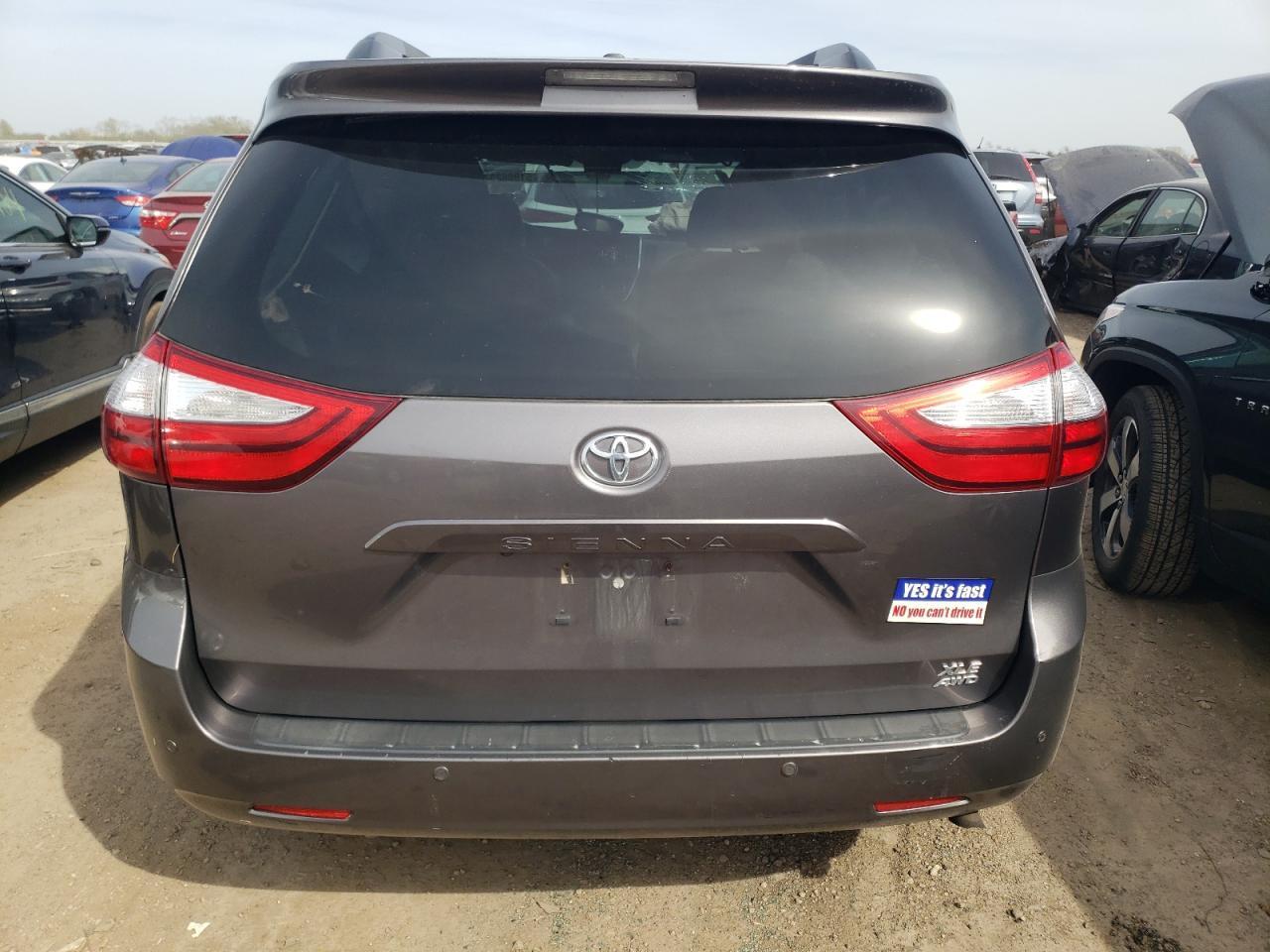 2015 TOYOTA SIENNA XLE - Фото 6