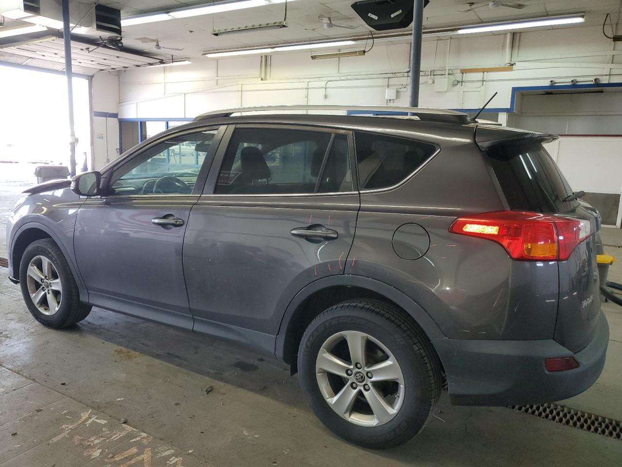 2015 TOYOTA RAV4 XLE - Image 2
