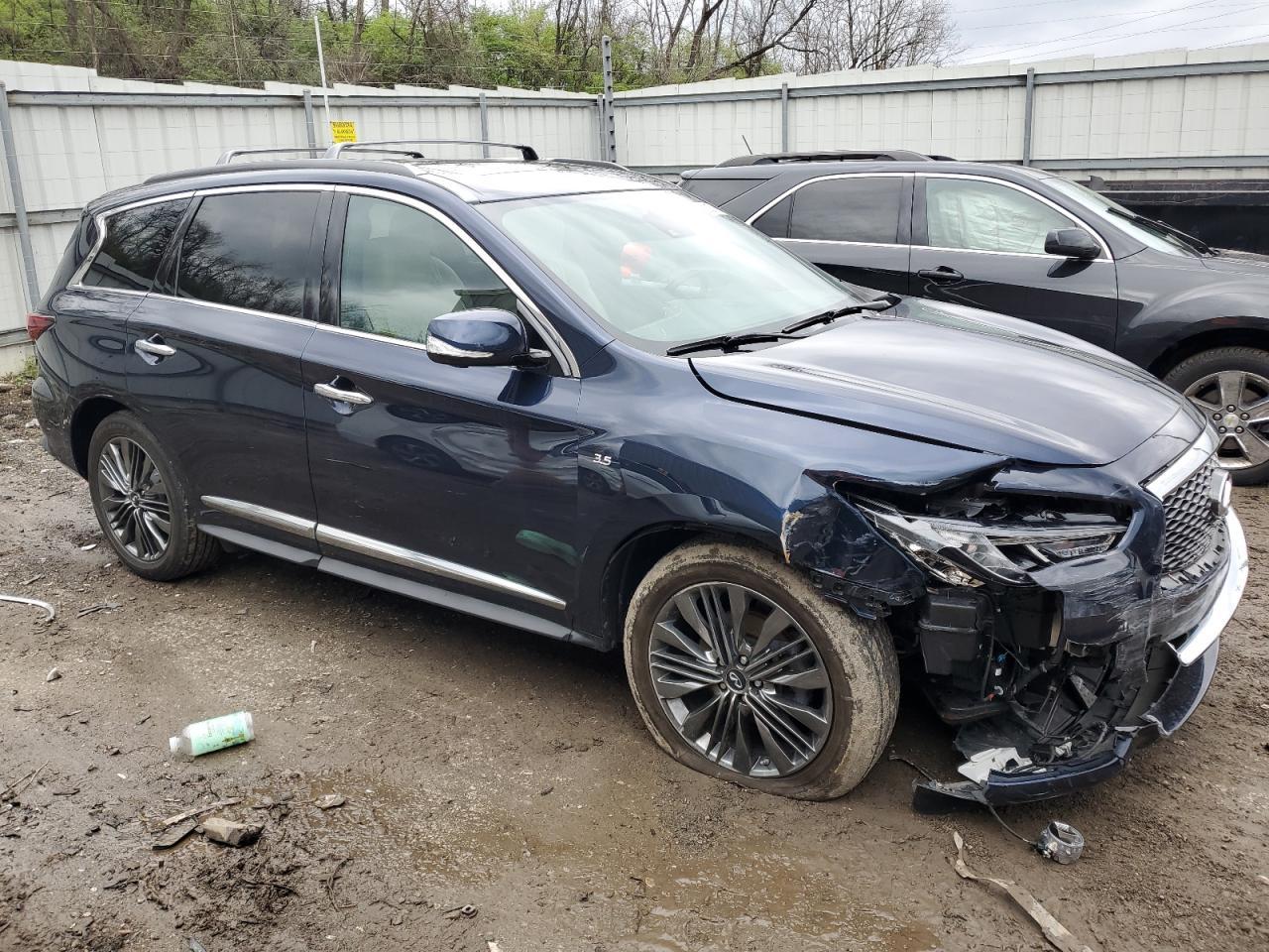 2019 INFINITI QX60 LUXE - Image 4