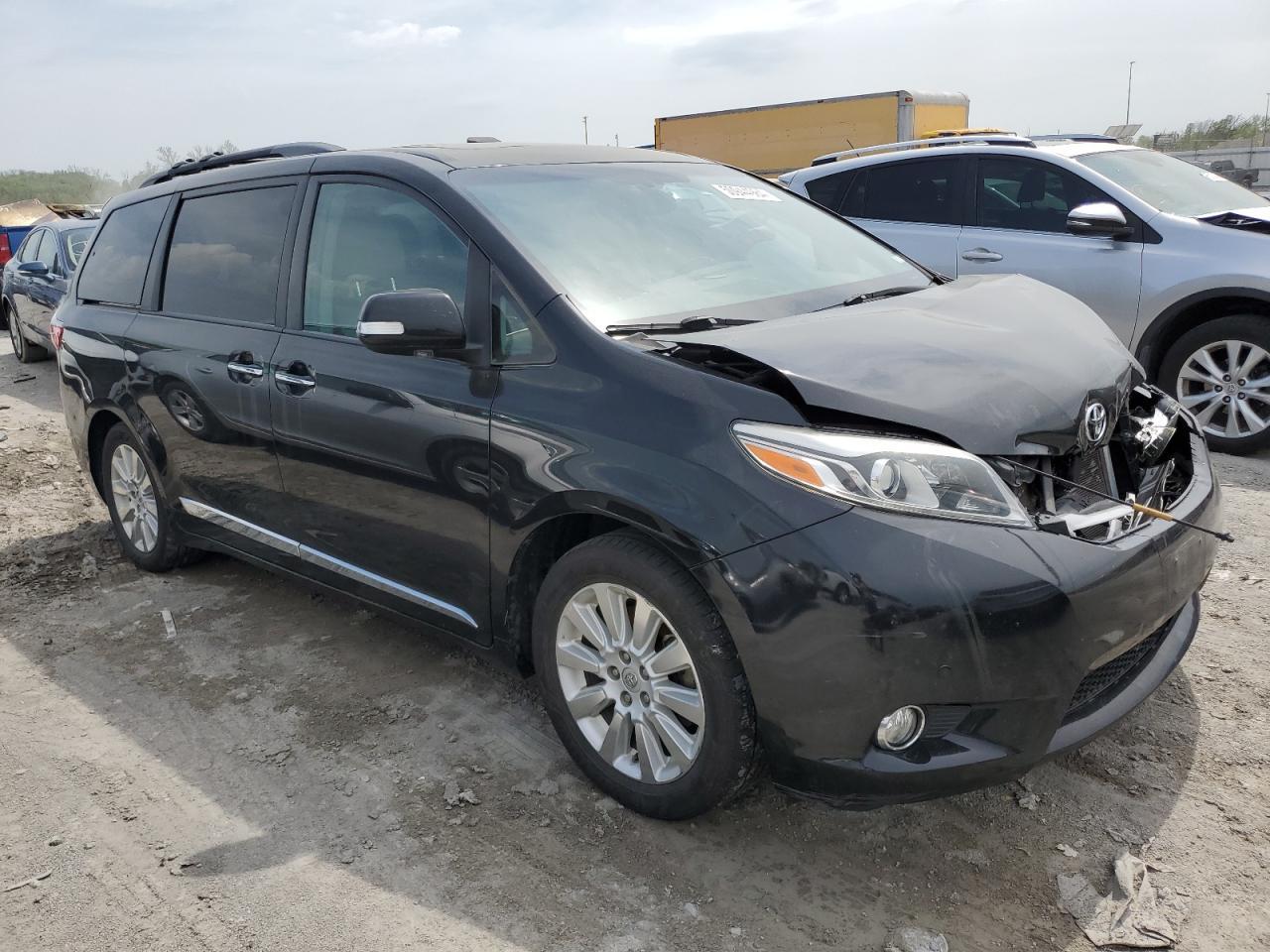 2015 TOYOTA SIENNA XLE - Фото 4