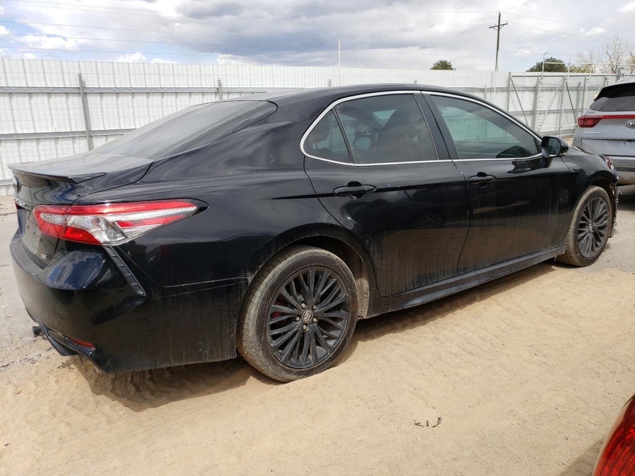 2018 TOYOTA CAMRY L - Фото 3
