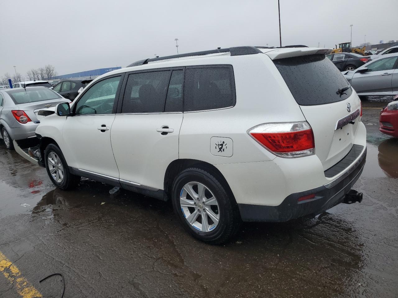 2011 TOYOTA HIGHLANDER - Image 2