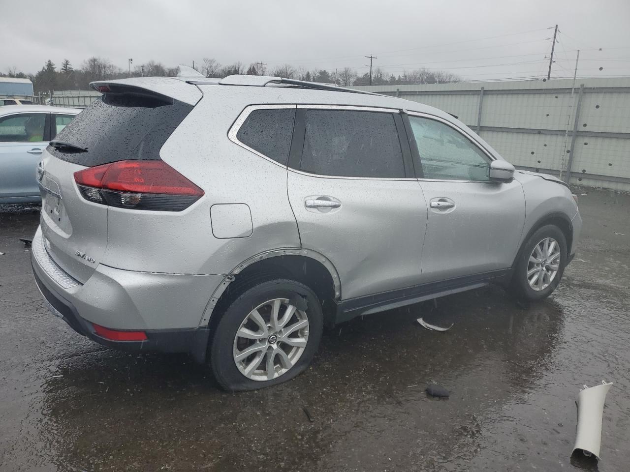 2018 NISSAN ROGUE S - Фото 3