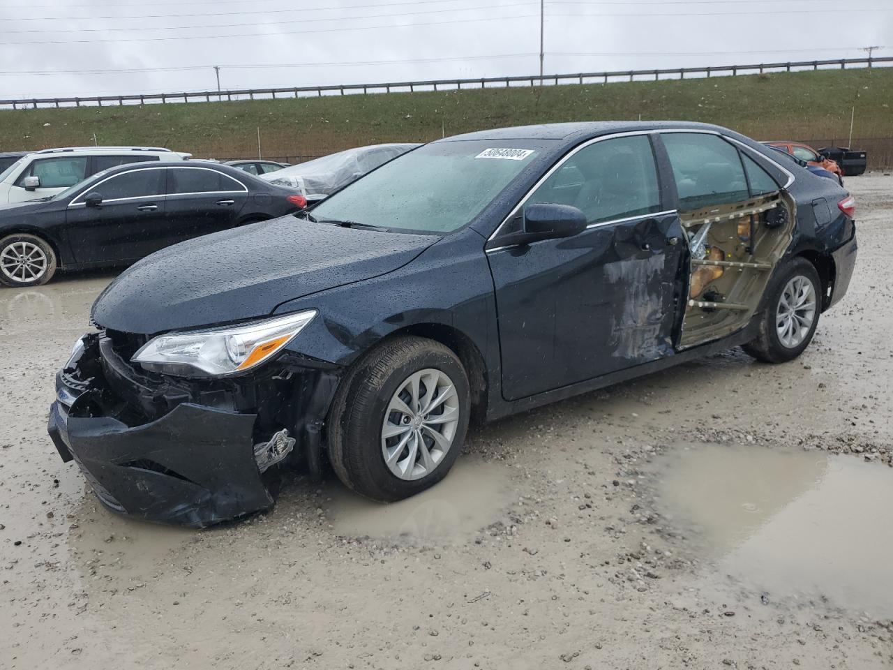 2017 TOYOTA CAMRY LE car image