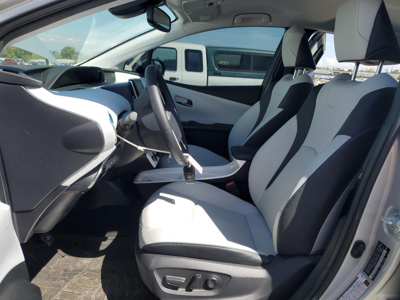 2019 TOYOTA PRIUS PRIM - Фото 7