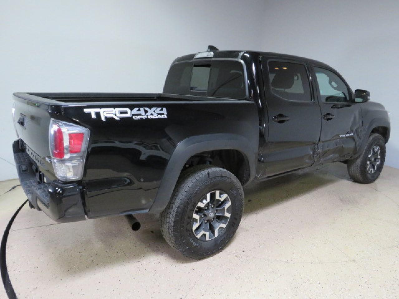 2023 TOYOTA TACOMA DOU - Фото 3