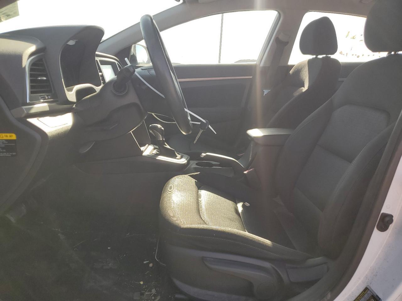 2018 HYUNDAI ELANTRA SE - Image 7