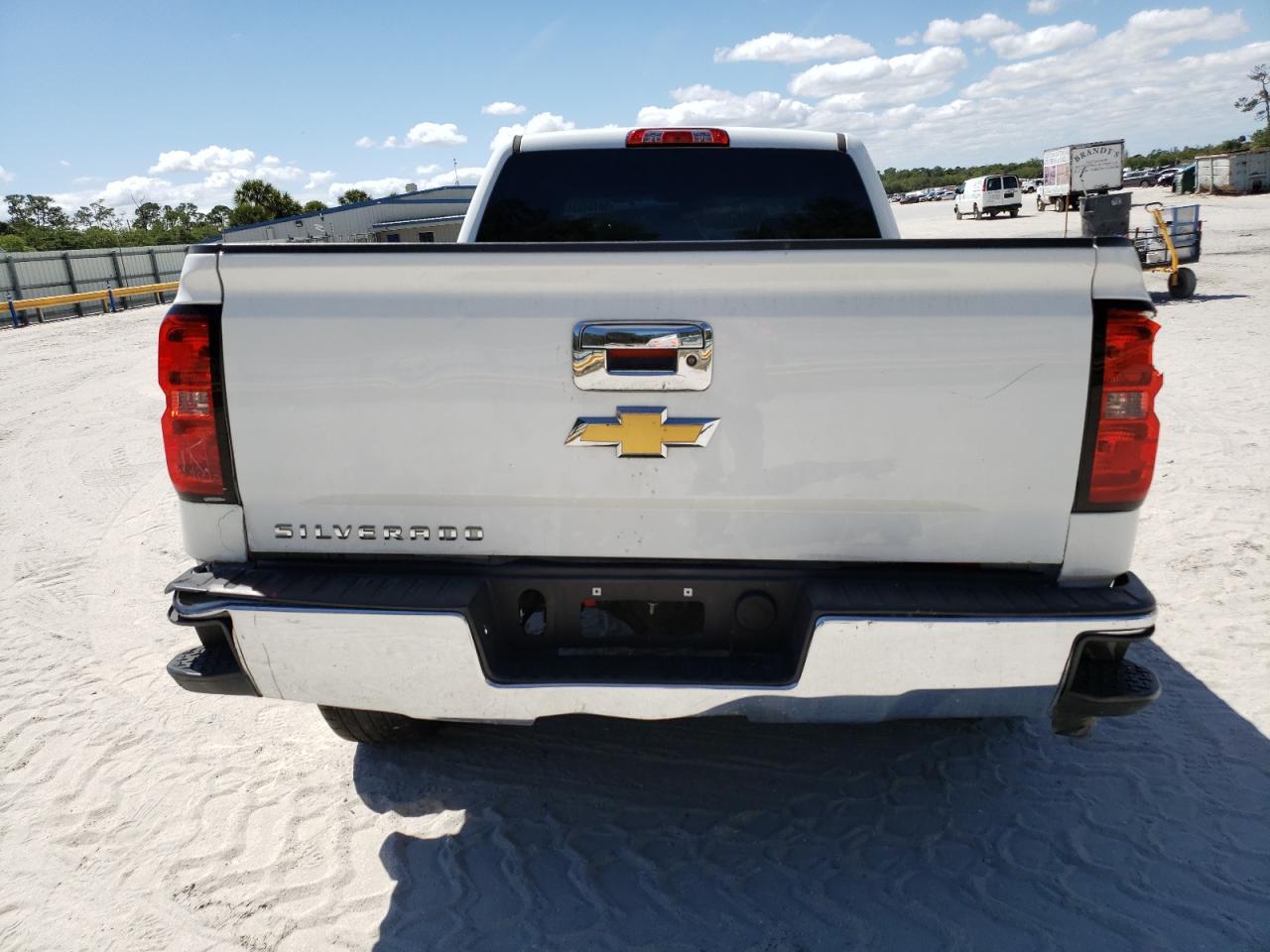 2017 CHEVROLET SILVERADO - Image 6