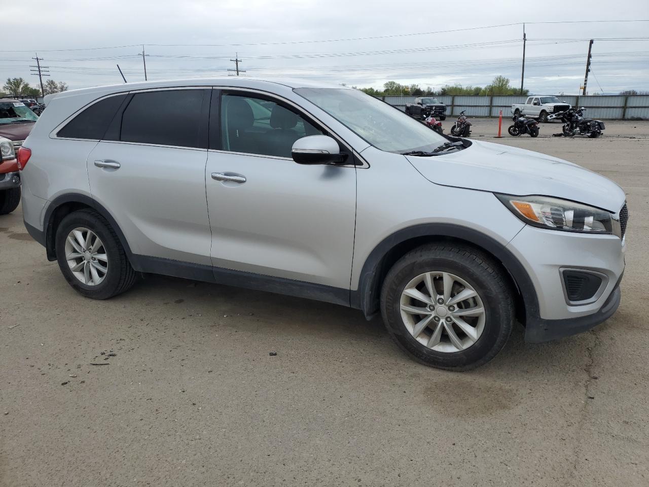 2016 KIA SORENTO LX - Image 4