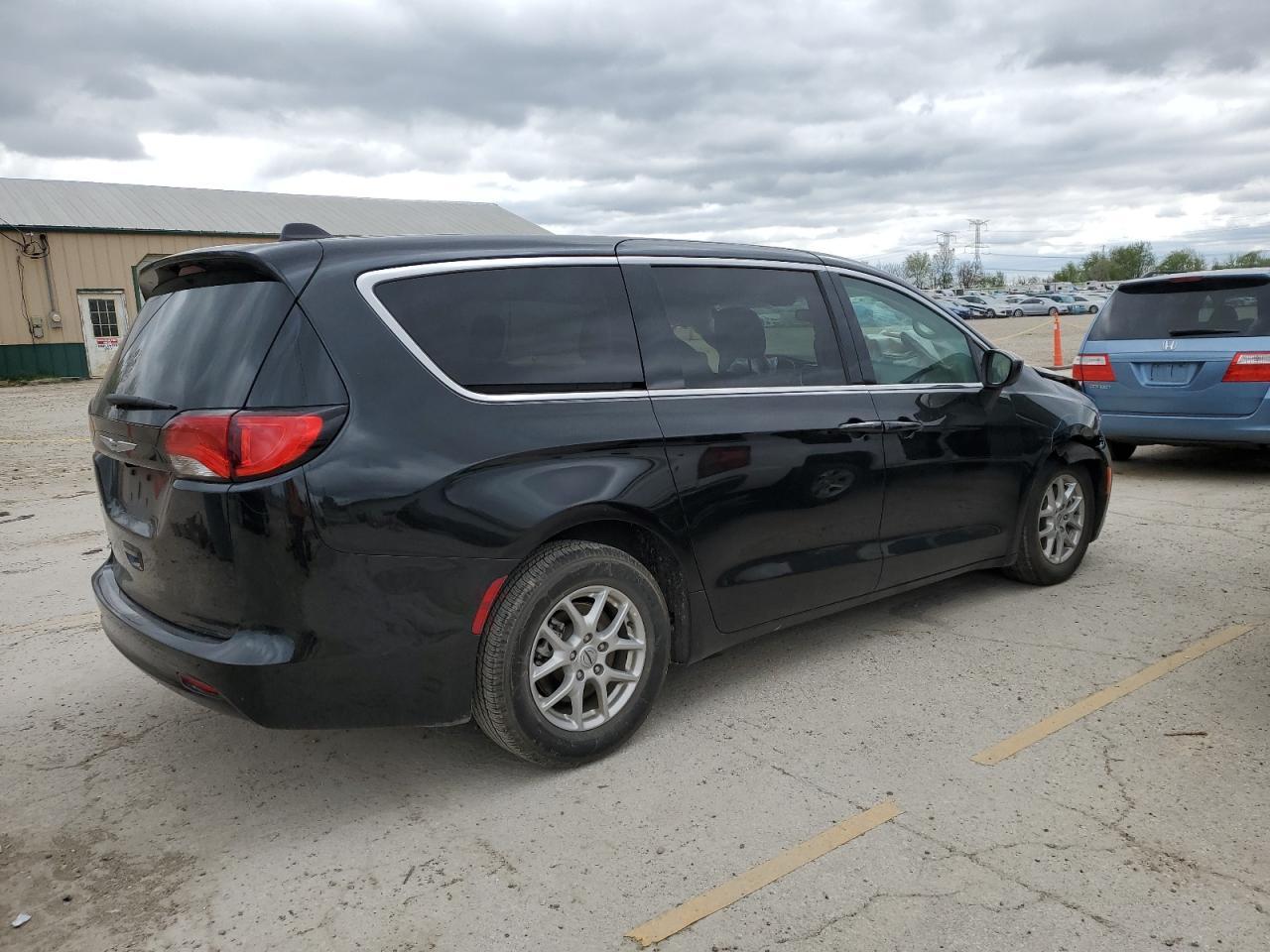 2022 CHRYSLER VOYAGER LX - Фото 3
