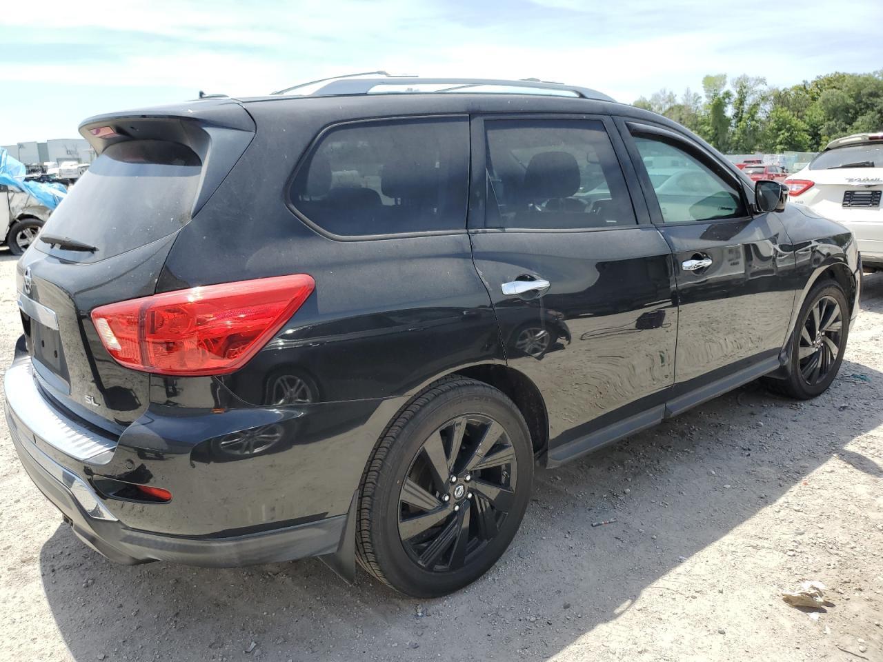 2017 NISSAN PATHFINDER - Фото 3