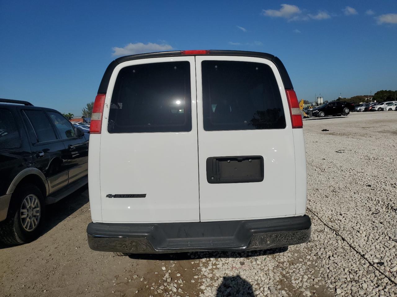 2017 CHEVROLET EXPRESS G3 - Фото 6