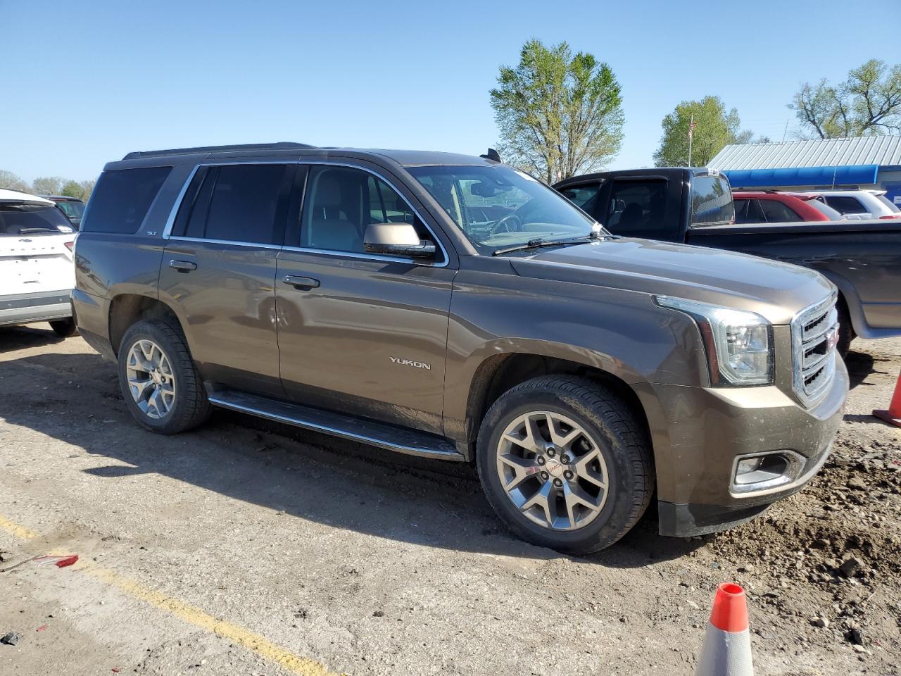 2016 GMC YUKON SLT - Image 4