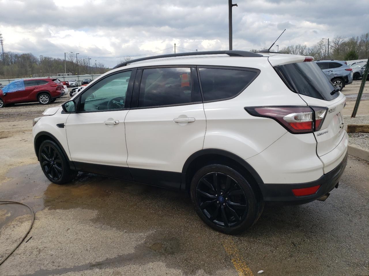 2017 FORD ESCAPE - Image 2
