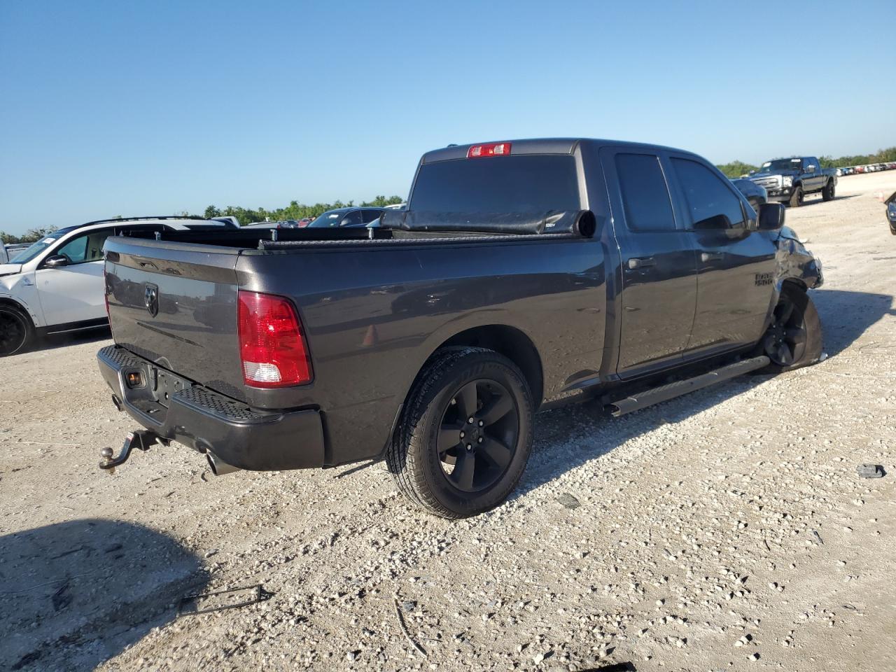 2018 RAM 1500 ST - Image 3