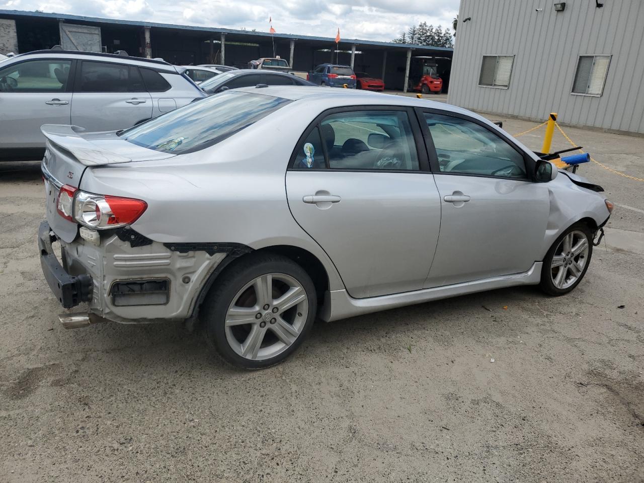 2013 TOYOTA COROLLA BA - Фото 3