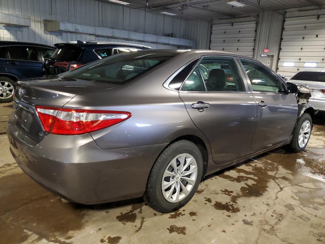 2015 TOYOTA CAMRY LE - Image 3