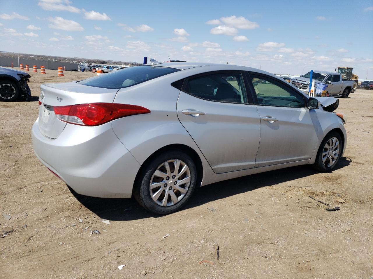 2013 HYUNDAI ELANTRA GL - Image 3