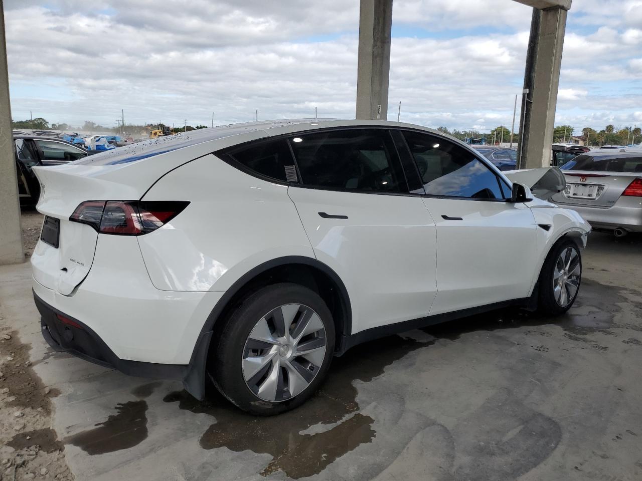 2023 TESLA MODEL Y - Image 3