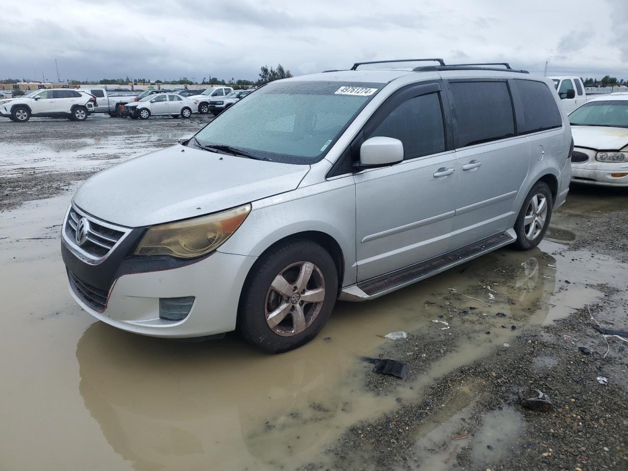 2011 VOLKSWAGEN ROUTAN SE car image