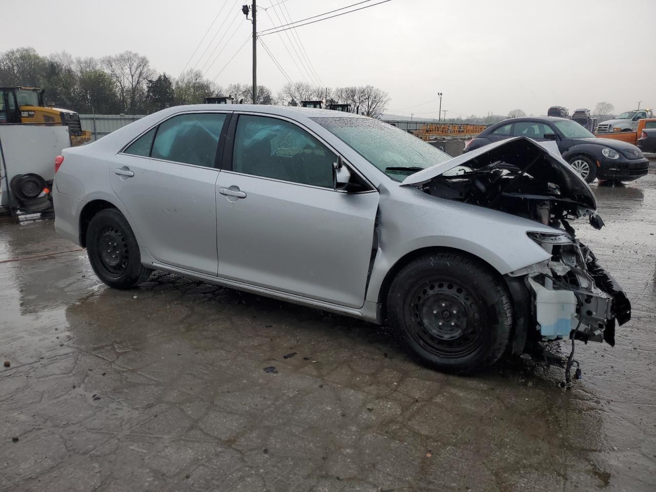 2014 TOYOTA CAMRY L - Image 4