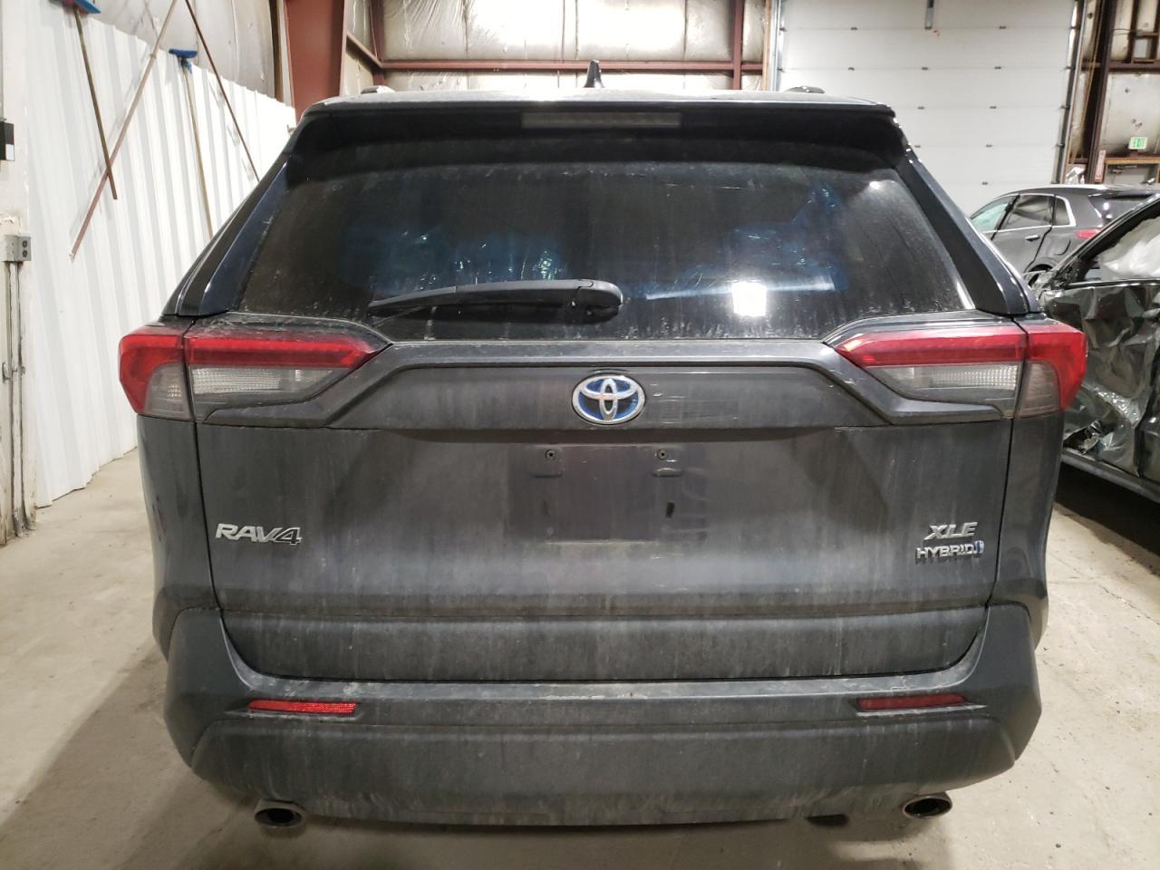 2020 TOYOTA RAV4 XLE - Фото 6