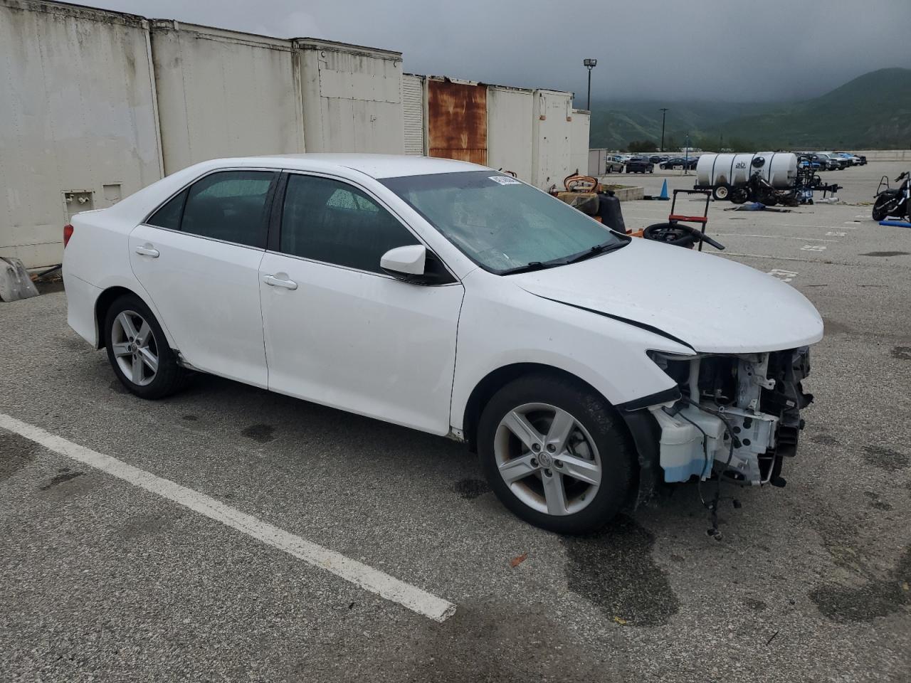 2014 TOYOTA CAMRY L - Image 4