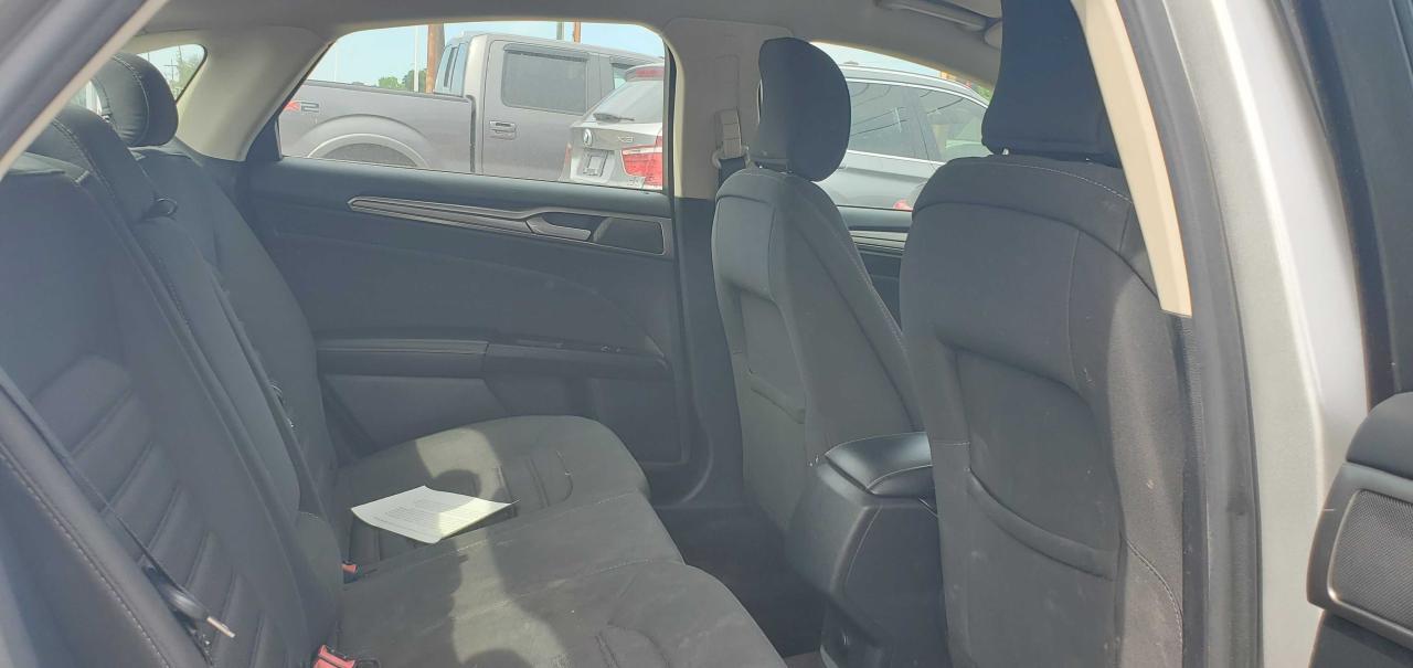 2017 FORD FUSION SE - Image 6
