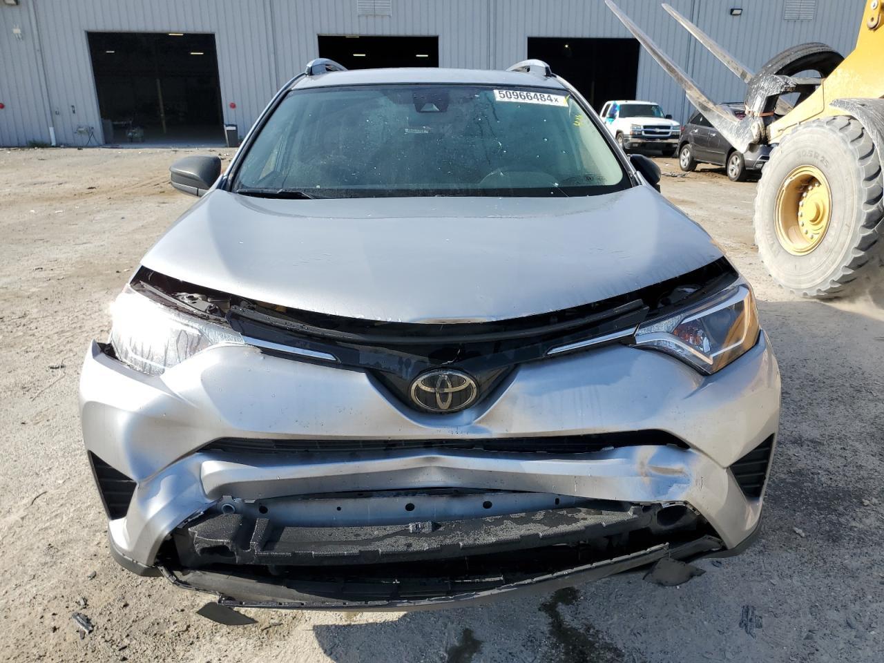 2018 TOYOTA RAV4 LE - Фото 5