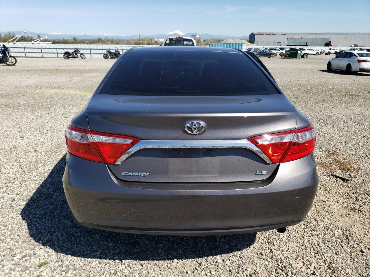 2015 TOYOTA CAMRY LE - Image 6