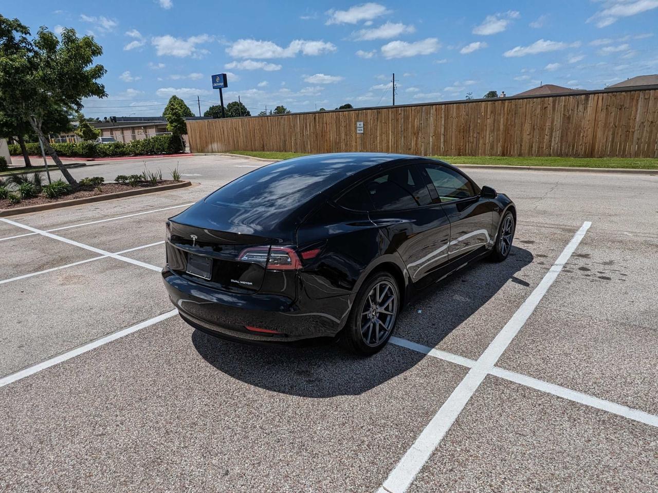 2022 TESLA MODEL 3 - Image 4