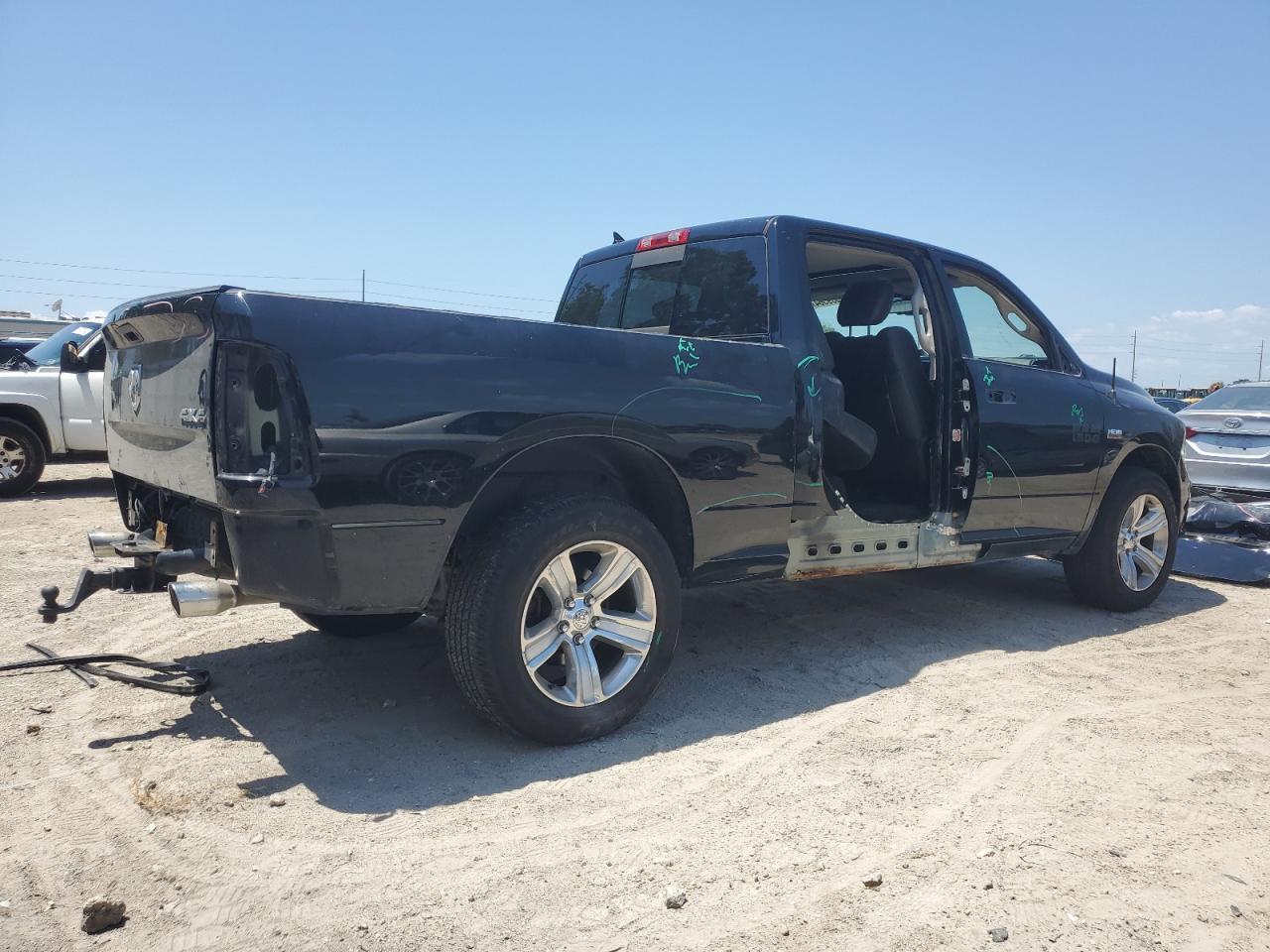 2014 RAM 1500 SPORT - Фото 3
