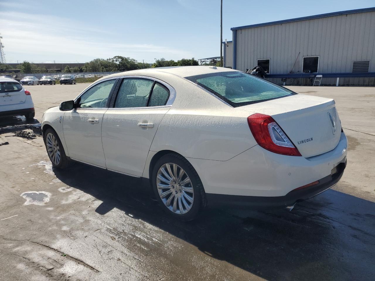 2013 LINCOLN MKS - Image 2
