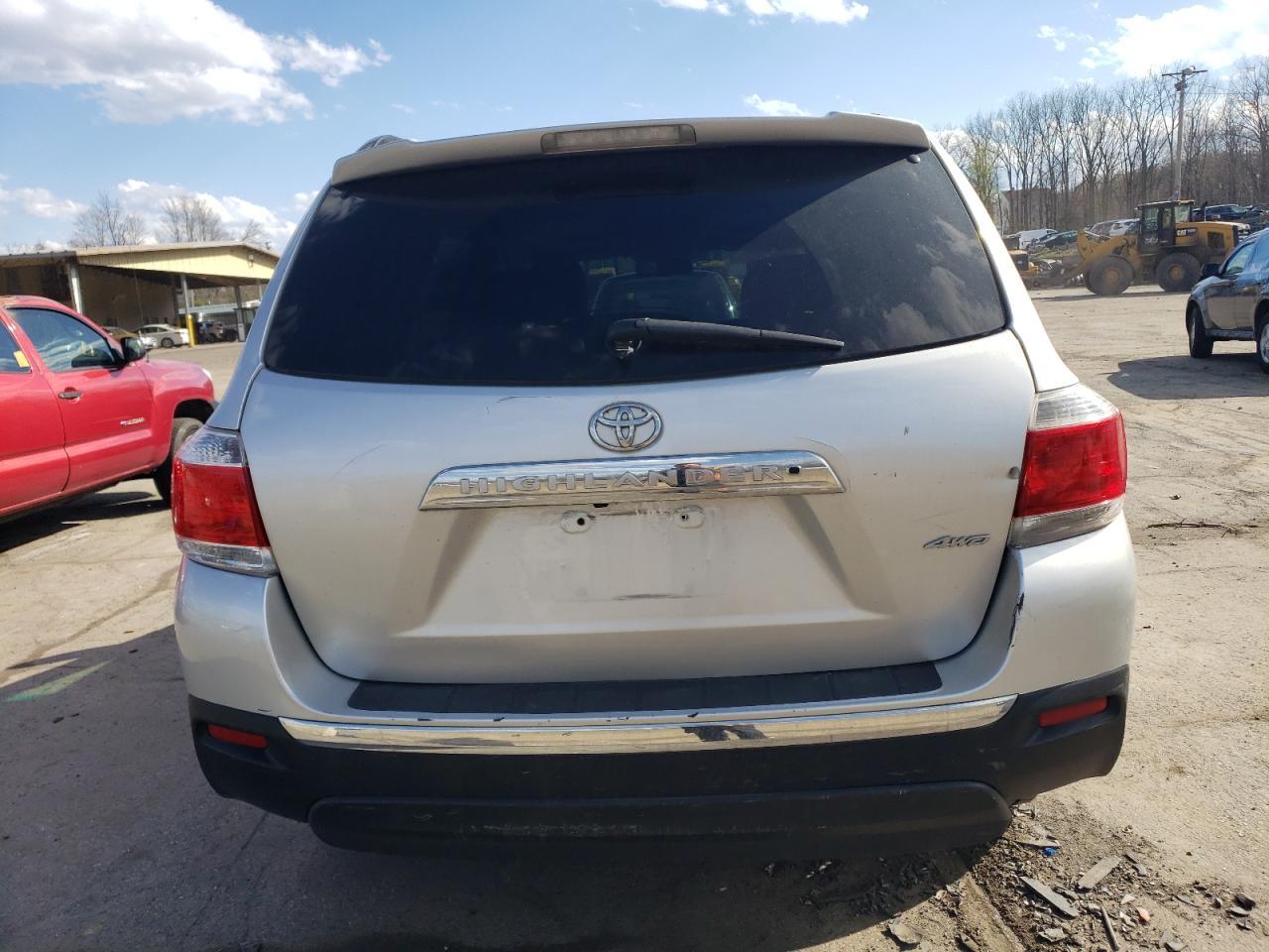 2012 TOYOTA HIGHLANDER - Image 6
