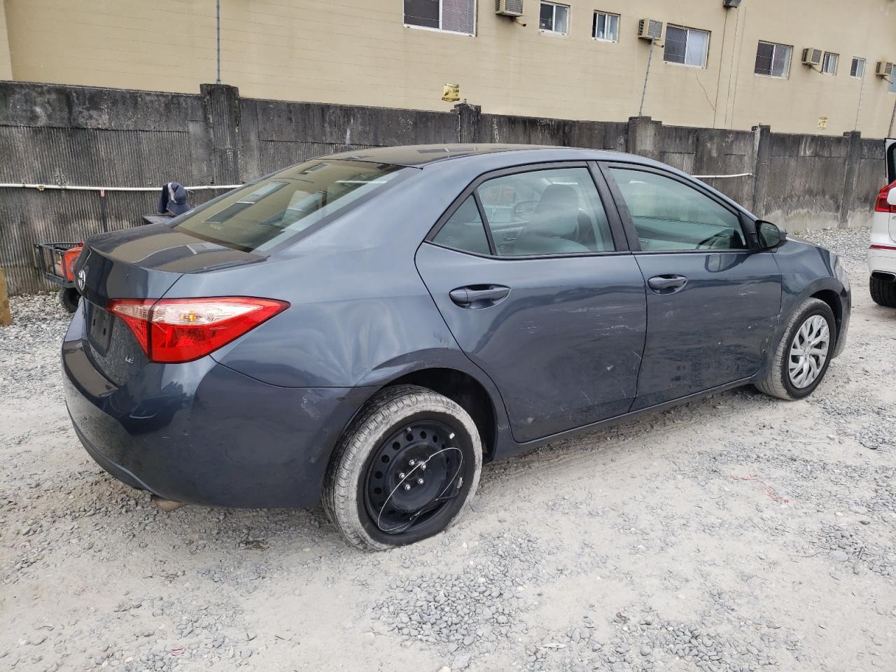 2018 TOYOTA COROLLA L - Фото 3
