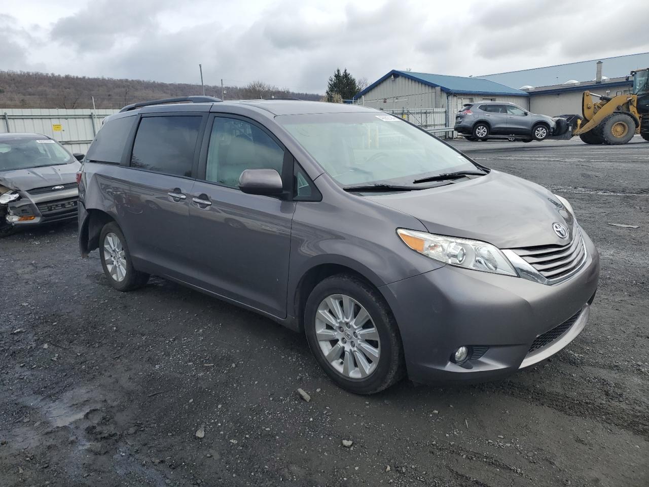 2015 TOYOTA SIENNA XLE - Фото 4
