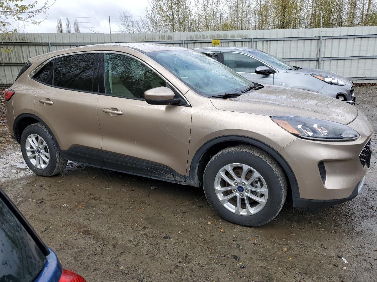 2020 FORD ESCAPE SE - Image 4