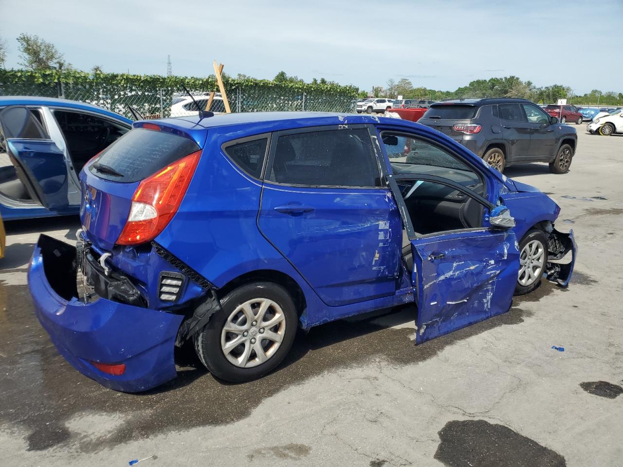 2014 HYUNDAI ACCENT GLS - Image 3