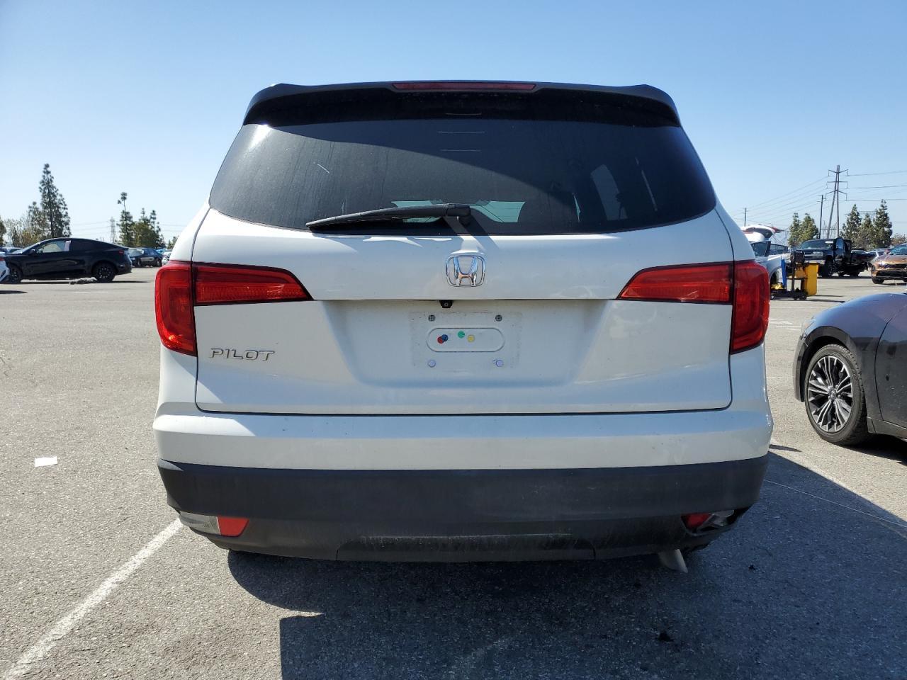 2017 HONDA PILOT LX - Image 6