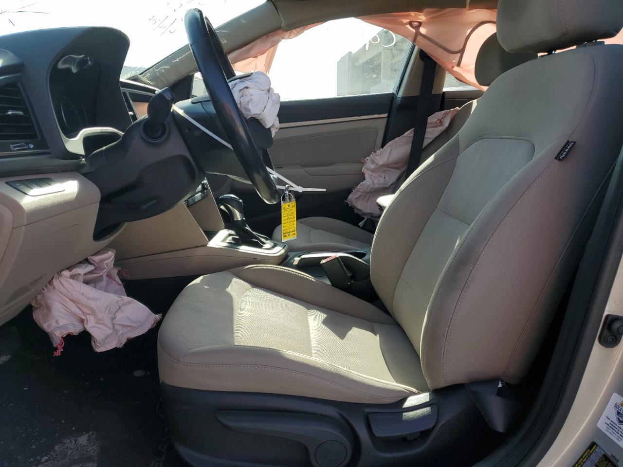 2018 HYUNDAI ELANTRA SE - Image 7