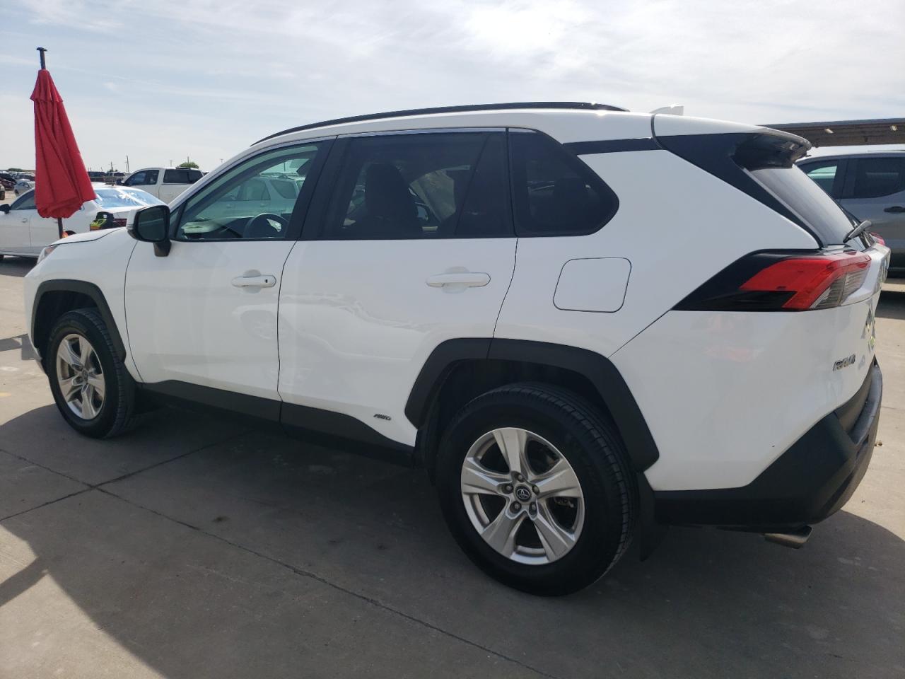 2020 TOYOTA RAV4 XLE - Image 2