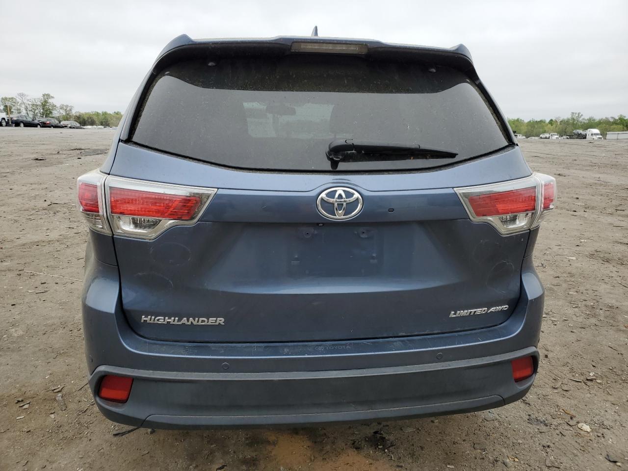 2015 TOYOTA HIGHLANDER - Image 6