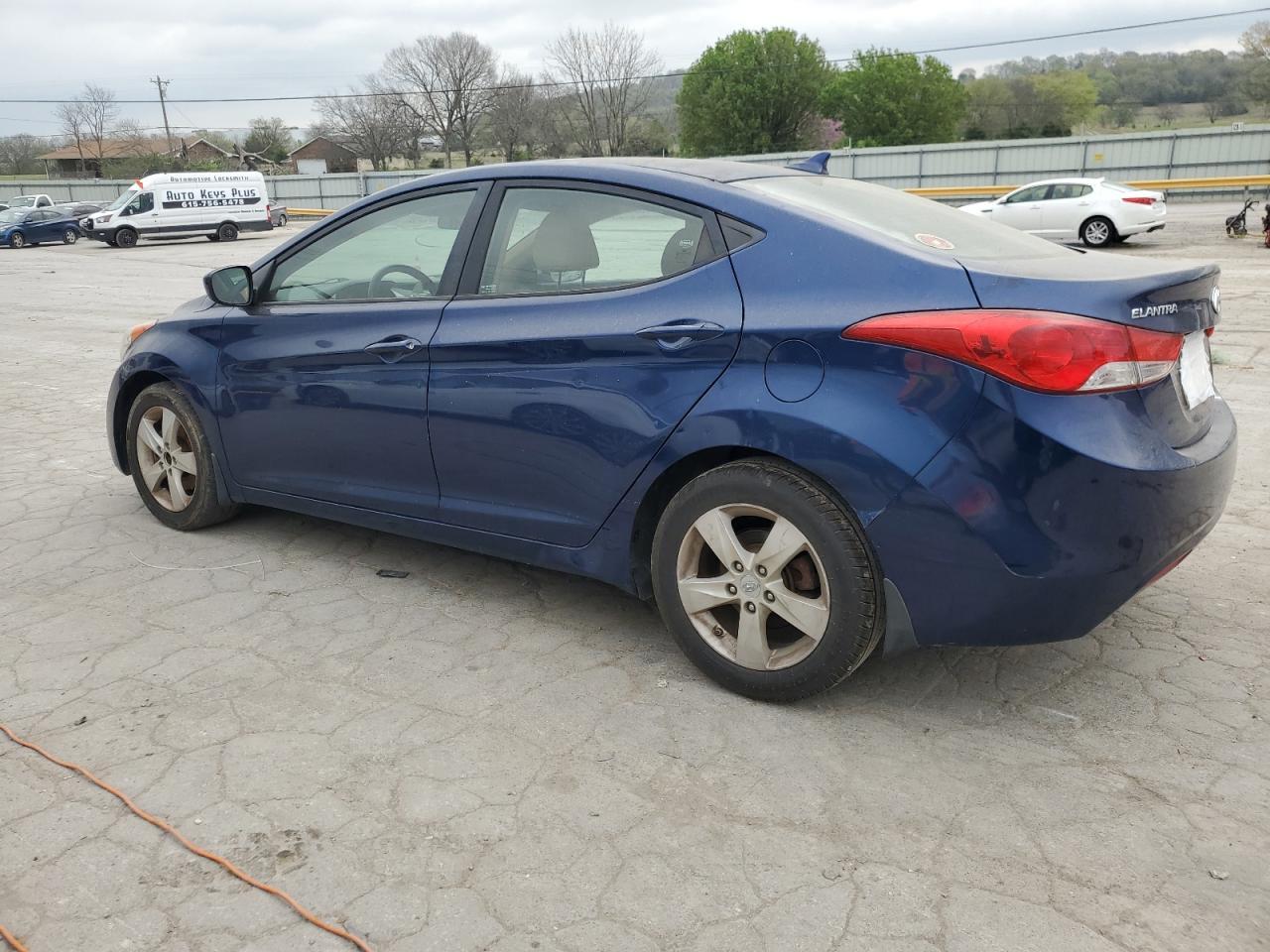 2013 HYUNDAI ELANTRA GL - Image 2