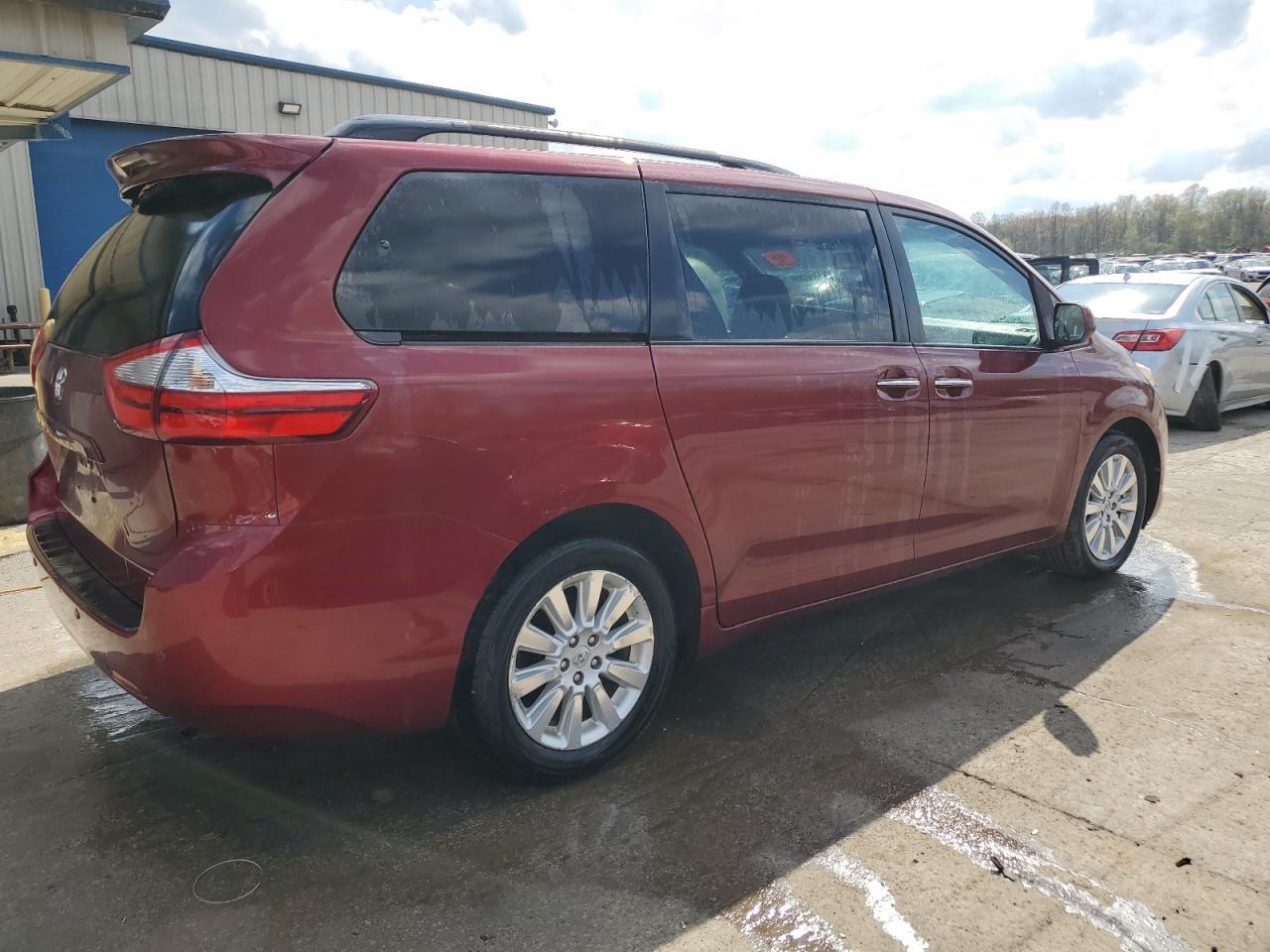 2015 TOYOTA SIENNA XLE - Фото 3