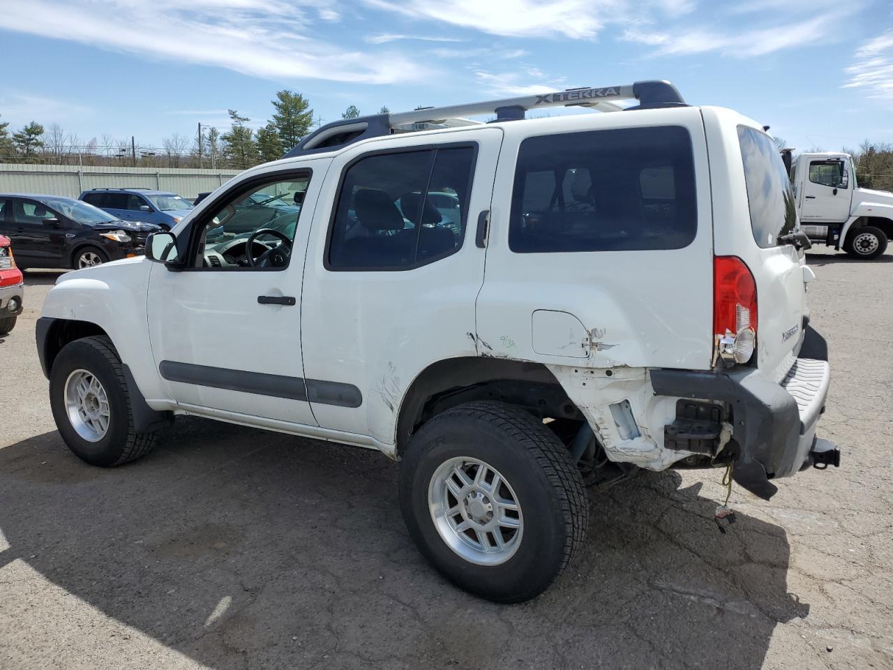 2015 NISSAN XTERRA X - Фото 2