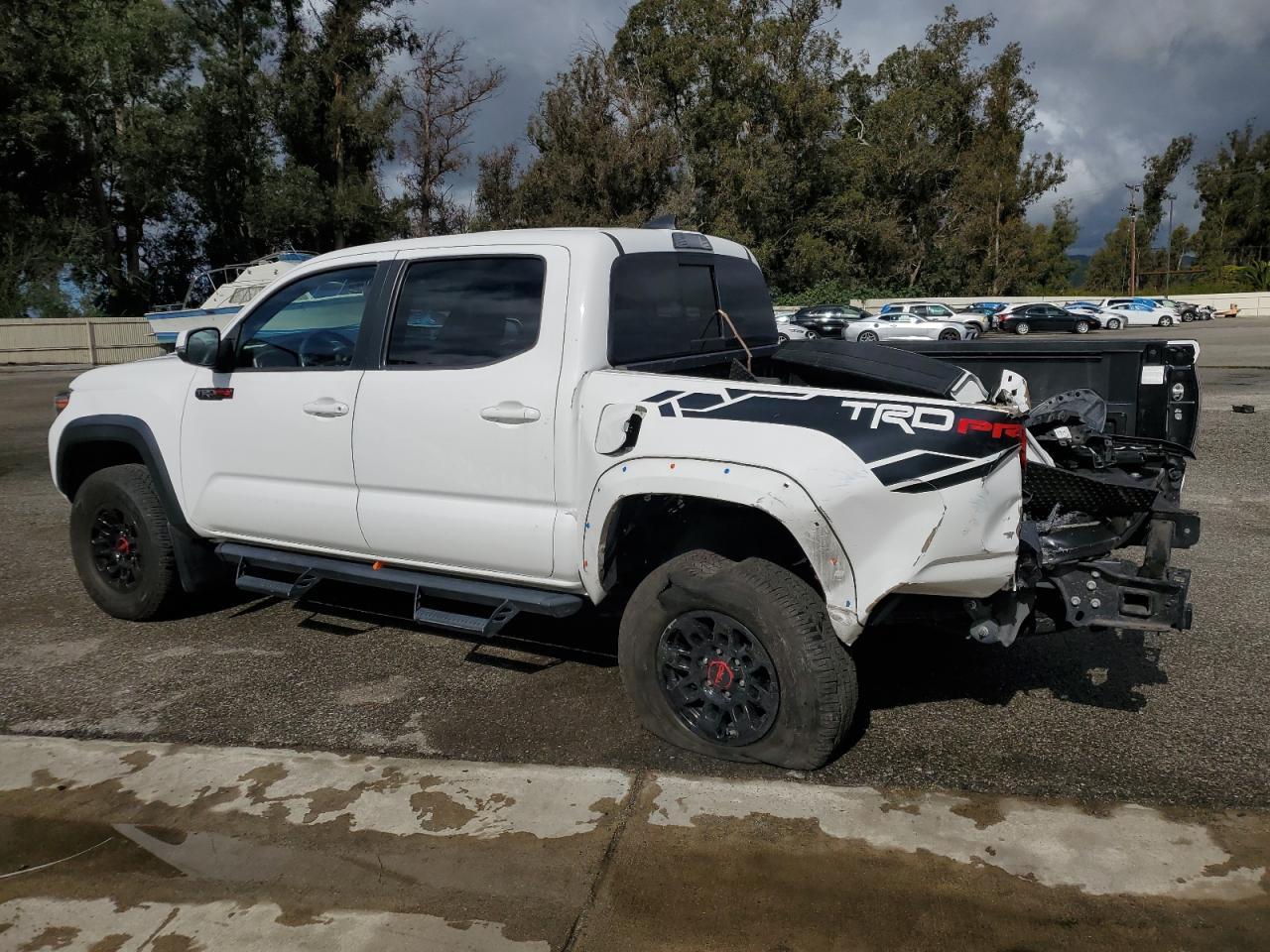 2017 TOYOTA TACOMA DOU - Фото 2