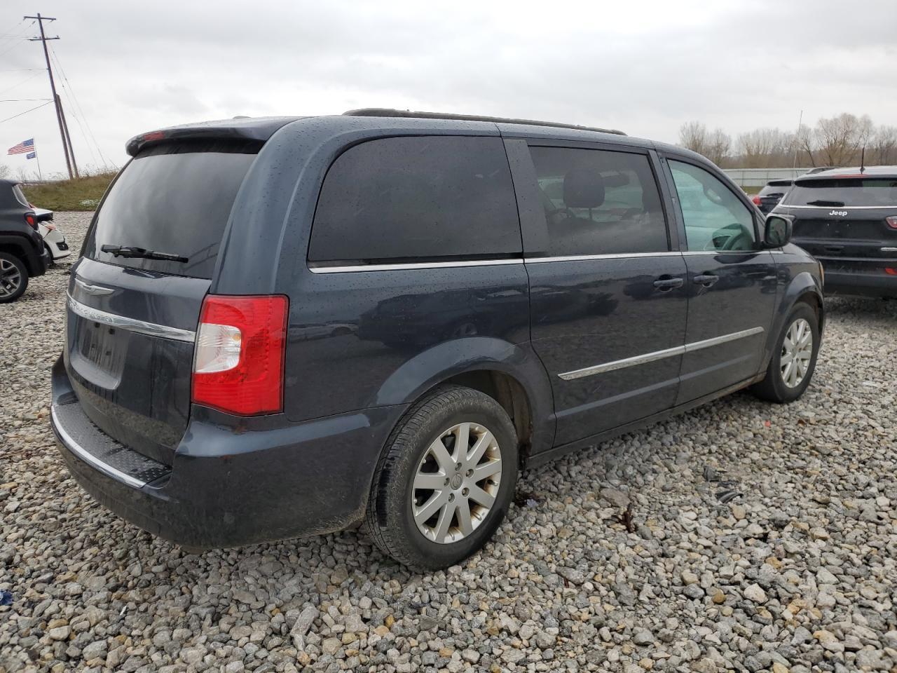 2014 CHRYSLER TOWN & COU - Image 3